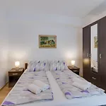 Konukevi Dado 3*