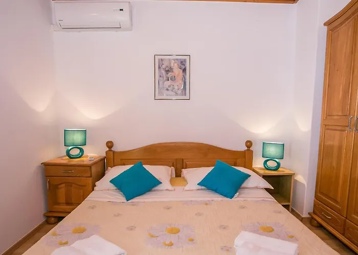 Dado בית הארחה